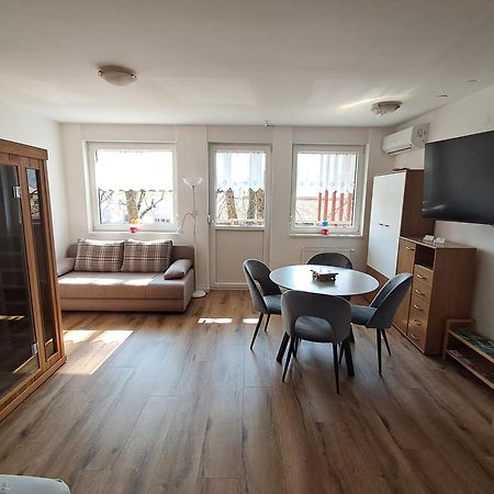 Apartment Honey Bee With Sauna Кобарид Екстериор снимка